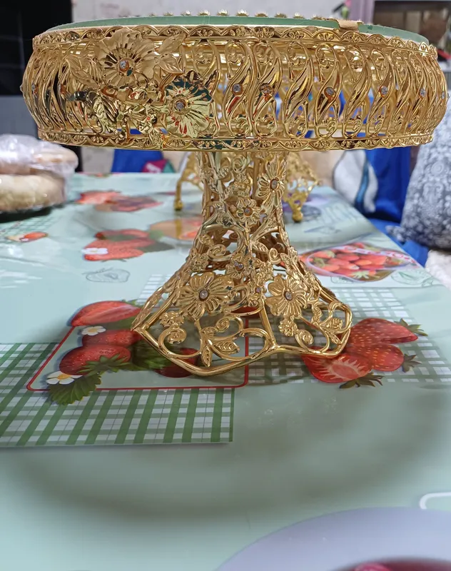 продаётся подставки для интерьера кухни стола 5