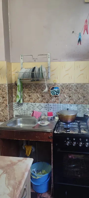 продается 1 комнатная ,Феруза, 2 й этаж,Таксопарк 5