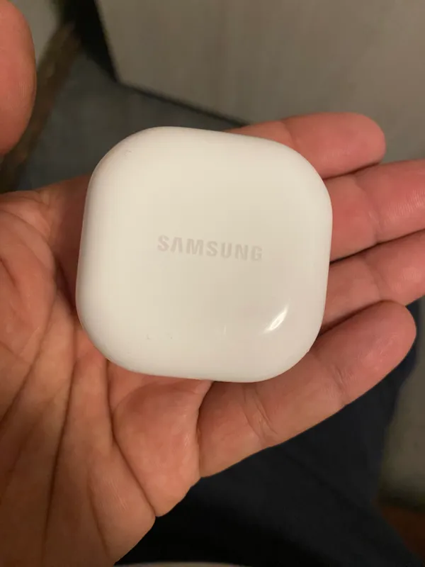 Samsung navushnik kam ishlatlgan Samsung navushnik kam ishlatlgan