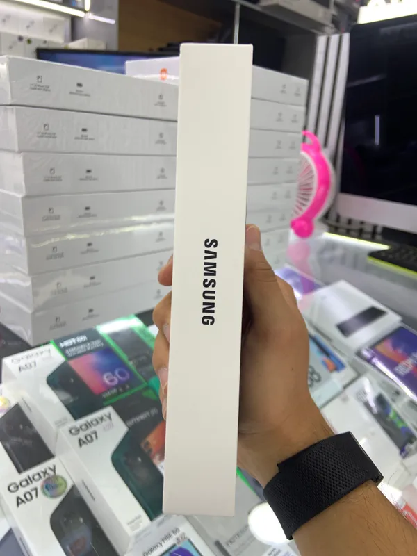 Samsung Galaxy A57 5G — фото 1