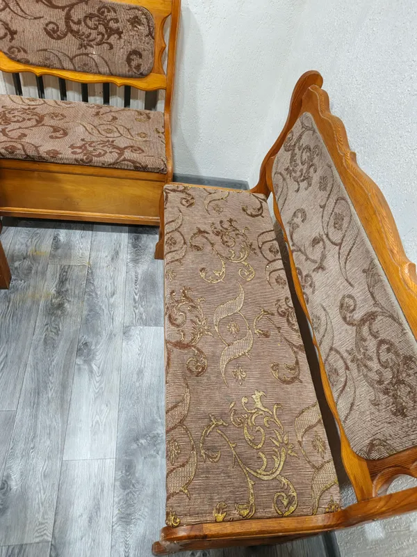 кухонный уголок б.у. натуральное дерево