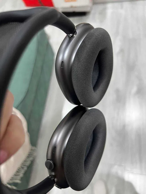 AirPods Max (2020 год) 4