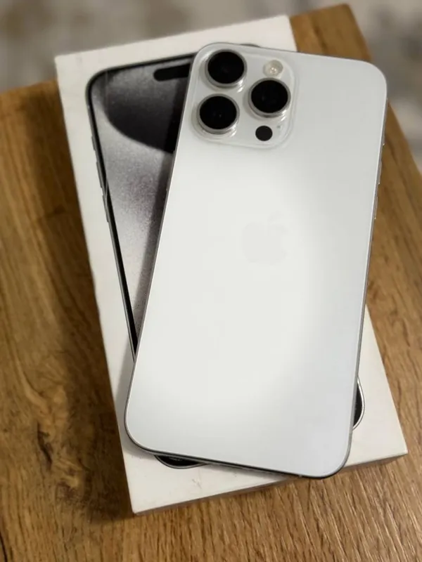 Iphone 15 pro max 256 idiyal