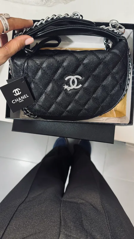 Chanel sumka 2 Chanel sumka 2