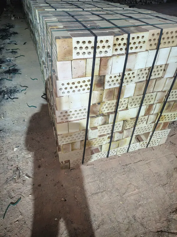 Продаётся обожжённый кирпич, цена 1260 сум, есть доставка 9 Продаётся обожжённый кирпич, цена 1260 сум, есть доставка 9