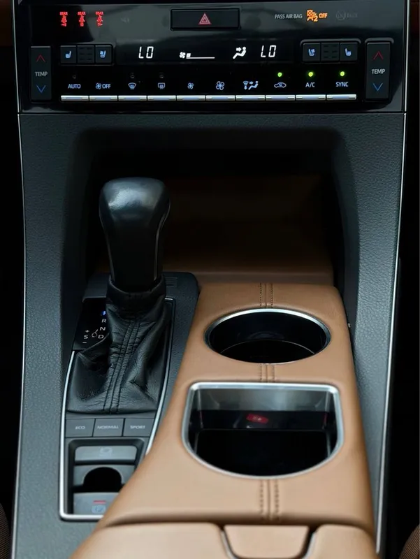 Toyota Avalon Limited — фото 9