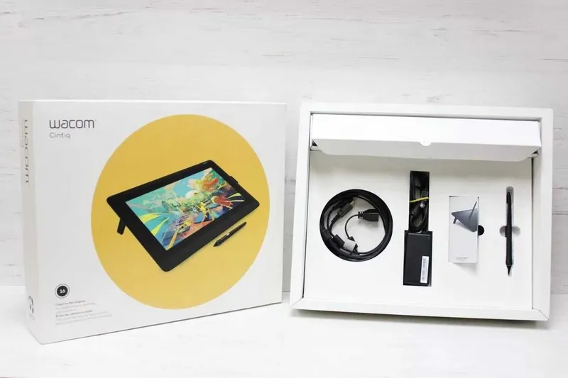 Графические планшеты WACOM Cintiq 16 (DTK1660K0B) 2 Графические планшеты WACOM Cintiq 16 (DTK1660K0B) 2