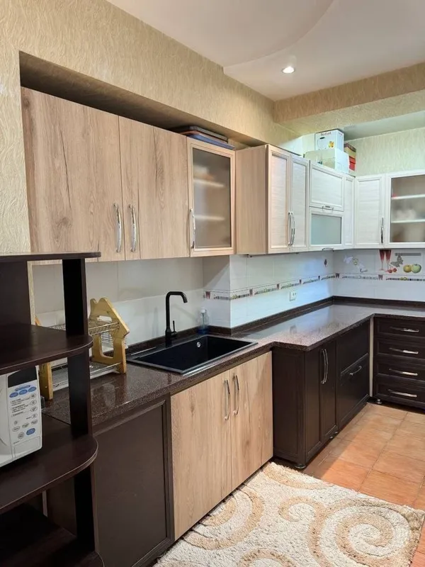 Продаётся кирпичная квартира с ремонтом, мебелью, техникой и парковкой 8
