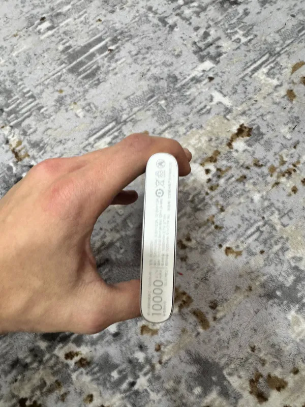 Deyarli yangi mi powerbank 10000 sotiladi 3 Deyarli yangi mi powerbank 10000 sotiladi 3