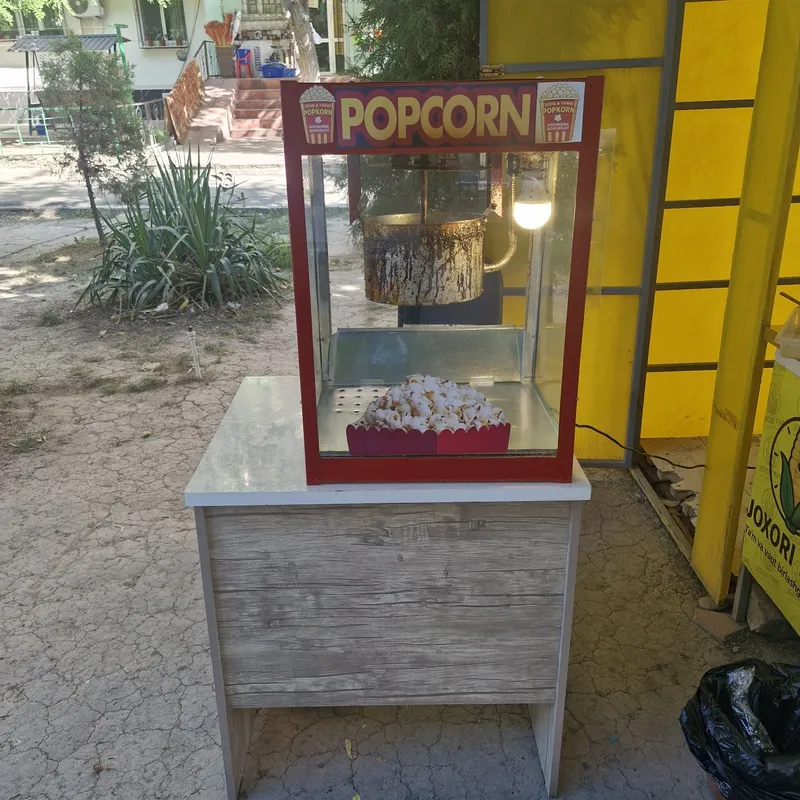 Popkorn apparat + stoli bilan sotiladi srochna