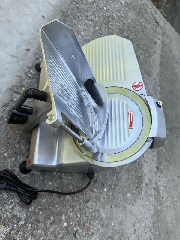 Slayser aparat sotiladi 2 Slayser aparat sotiladi 2