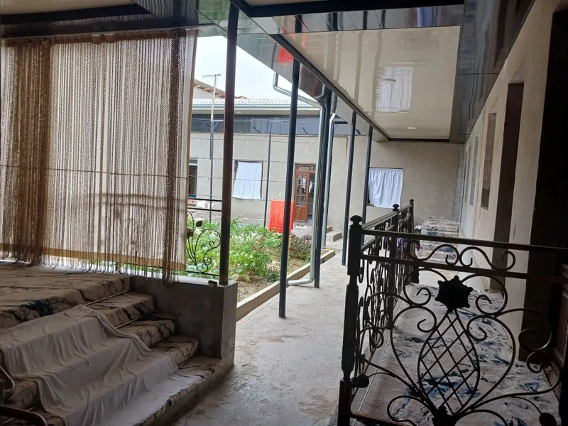 Uy sotladi Zangiota Machdi oldida 4 sotix 7 xona — фото 1