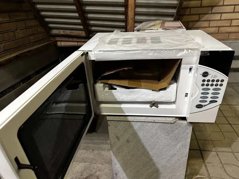 Nikai Mikroto'lqinli pech sotiladi