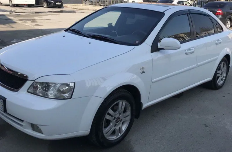 Lasetti 1.8 Avtomat sotiladi olasiz minasiz 20-25% bor oldi orqa butun — фото 4