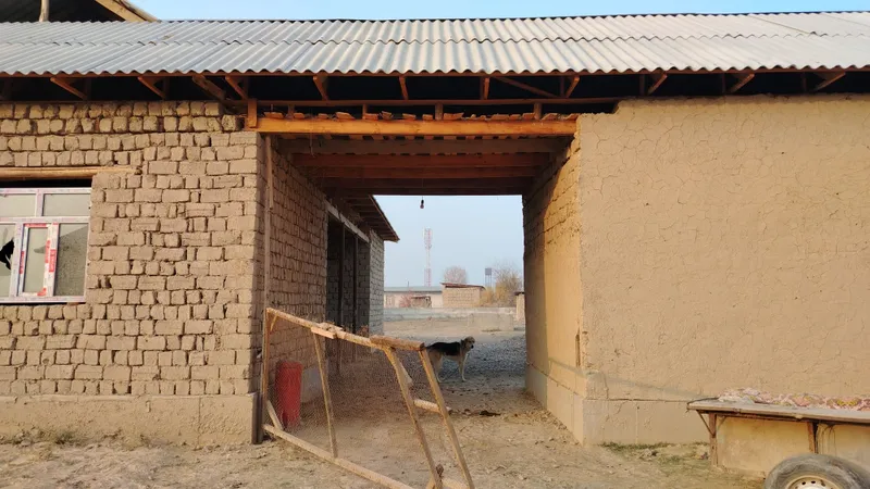 Uy sotiladi hujjatlari joyida 3 Uy sotiladi hujjatlari joyida 3