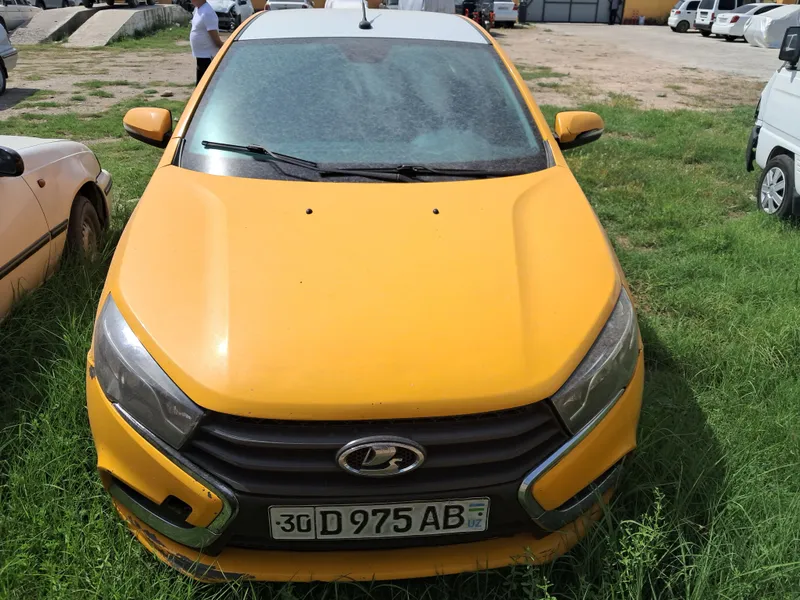 LADA VESTA SEDAN 1.6 SROCHNI SOTILADI