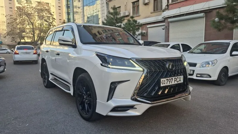 Lexus LX 570 Kuro Black Edition — фото 1