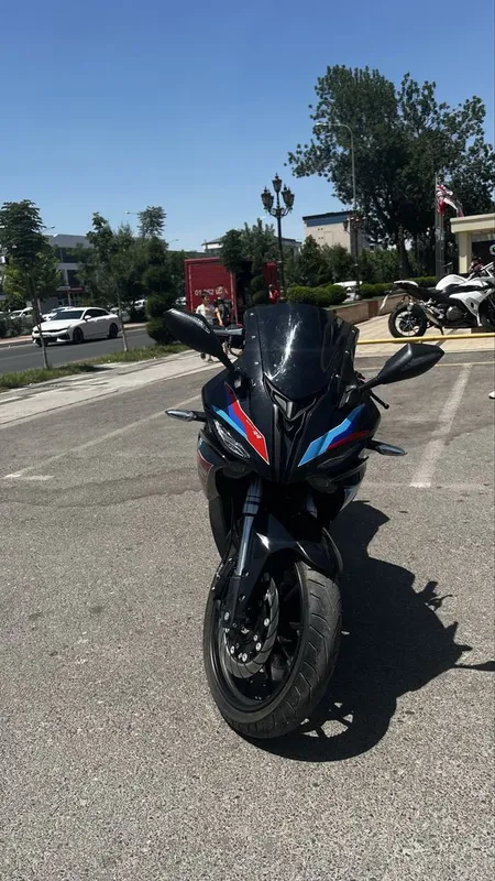 Продается BMW 400. Имеется рассрочка