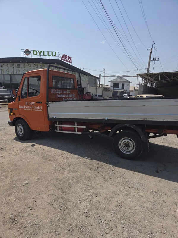 Mersedes benz 310 5