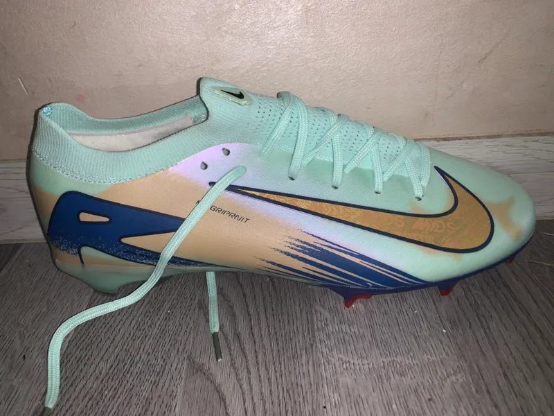 Nike butsi 1 Nike butsi 1