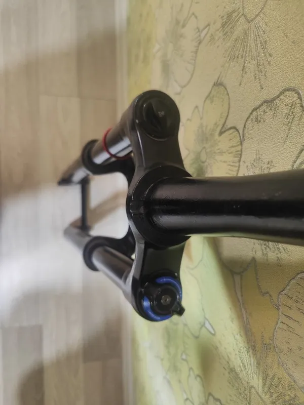 Срочно! Мощная воздушка RockShox Yari (170 мм) по цене китайской вилки 3 Срочно! Мощная воздушка RockShox Yari (170 мм) по цене китайской вилки 3