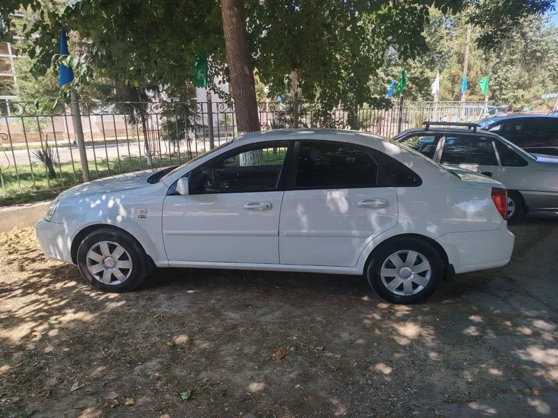 Chevralet Lasetti 1.8 5 Chevralet Lasetti 1.8 5