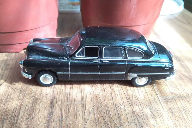 Коллекционная модель ЗИМ-12 (ГАЗ-12), масштаб 1:43, DeAgostini — фото 2