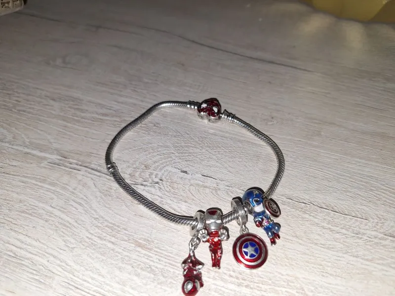 Pandora marvel серебро