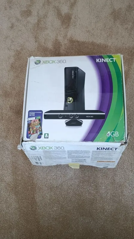 Xbox 360 Slim 4GB + Kinect (Полный комплект в коробке) Xbox 360 Slim 4GB + Kinect (Полный комплект в коробке)
