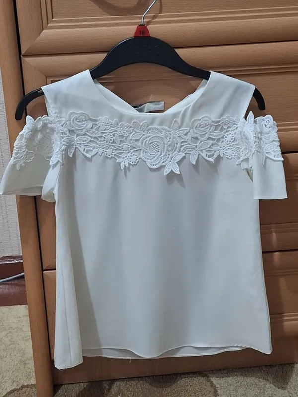 Qiz bola uchun oq koftalar sotaman 4