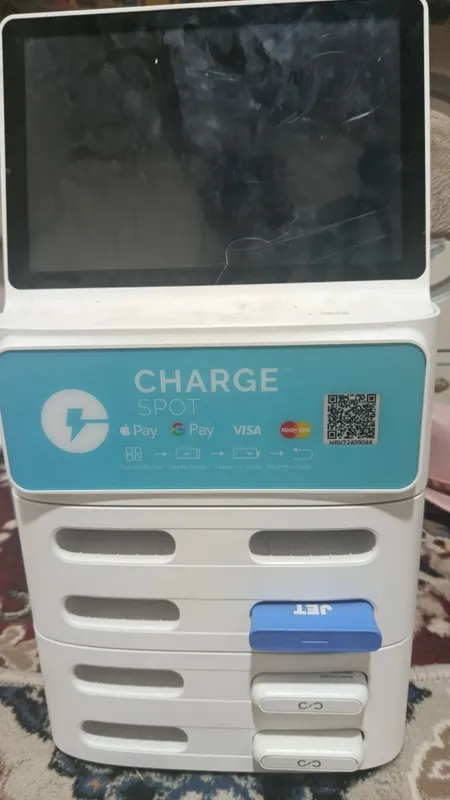 "Ishlaydi" "2 ta powerbank bilan" "Ekrani ishlaydi" "220V orqali ishla "Ishlaydi" "2 ta powerbank bilan" "Ekrani ishlaydi" "220V orqali ishla