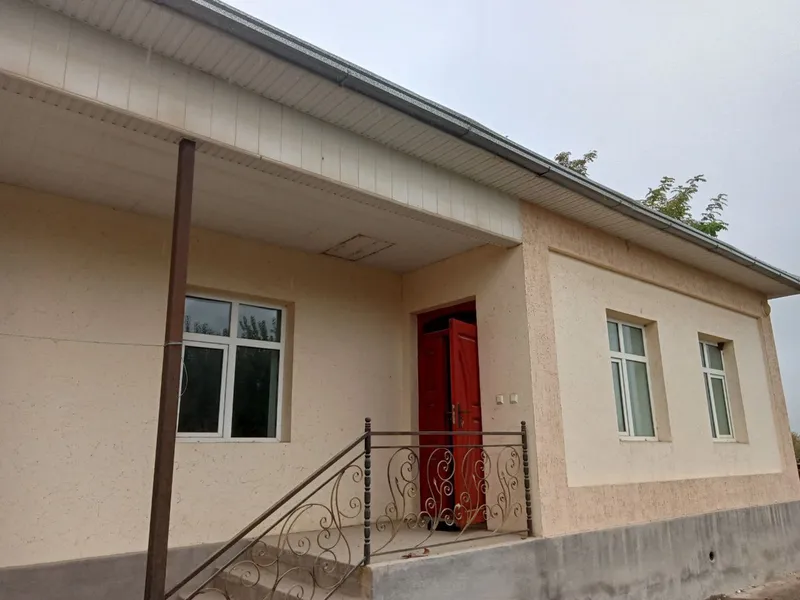 4 xonali uy oshxona va dushi bn. Bog' ham bor — фото 2