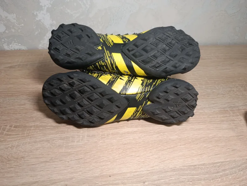 Adidas Predator сорokonojkalar 9