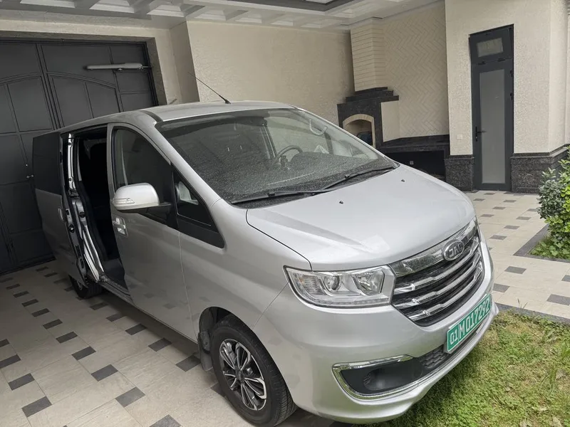 Jac M 3 miniven минивен 2 Jac M 3 miniven минивен 2