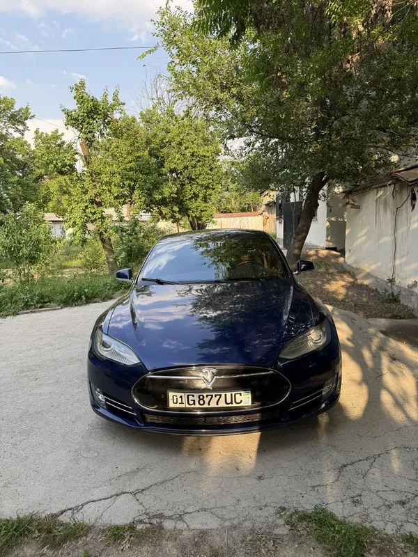 Tesla Model S синий металик цвет который привлечет внимание окружающих 4 Tesla Model S синий металик цвет который привлечет внимание окружающих 4