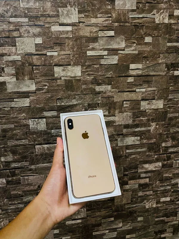 Iphone XS max sotiladi