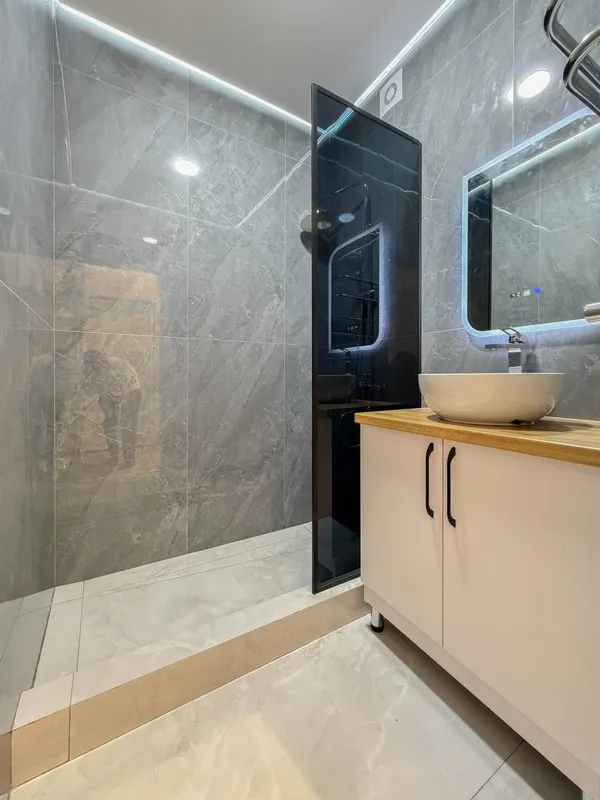2 xonali kvartira sotiladi, 50 m², 1/5, Mirzo-Ulug‘bek tumani 9