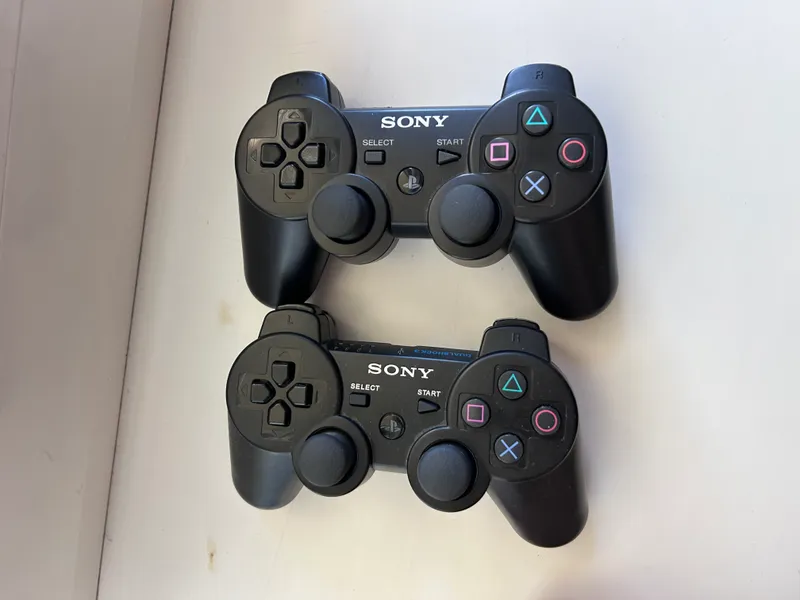 PlayStation 3, идеальное состояние, продаётся 3 PlayStation 3, идеальное состояние, продаётся 3