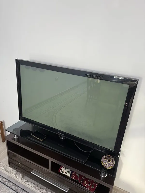 Samsung 42 tali holati yaxshi Samsung 42 tali holati yaxshi