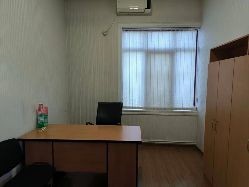 Аренда под офис Пионерский! 10м2 150$ с мебелью! Аренда под офис Пионерский! 10м2 150$ с мебелью!