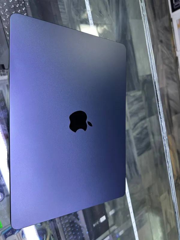 Macbook Air (2022) 4 Macbook Air (2022) 4