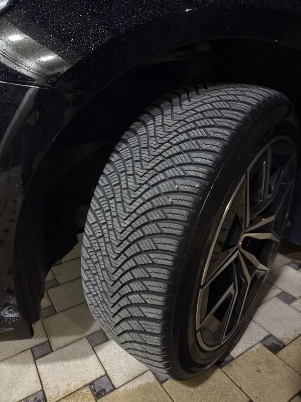 BMW R19 оригинал диски + лето Hankook + зима Laufenn — 245/45R19 — фото 3