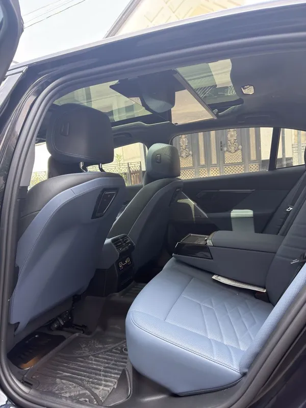 BMW i5 40L M-Sport 2025 yil — фото 4