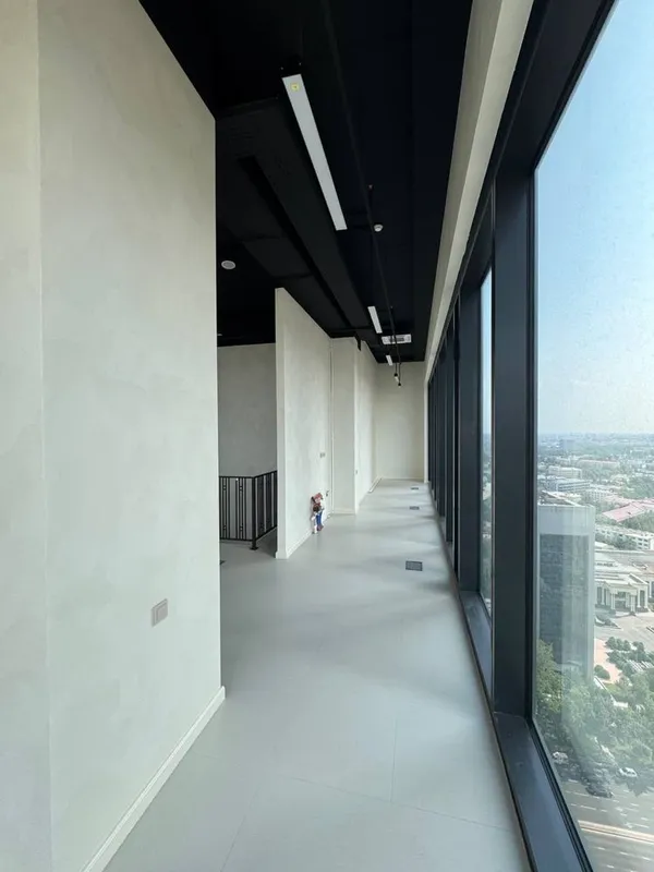 ПРОДАЁТСЯ И СДАЁТСЯ ОФИС в Nest One вид на Парк панорама окна 20-этаж — фото 7