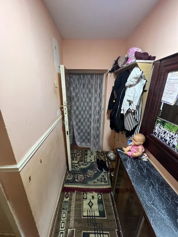 Продается однокомнатная квартира на базаре