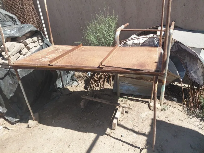 Temir ustar sotiladi.