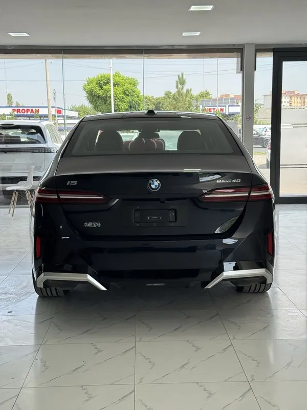 bmw i5 40L 2025/1 3
