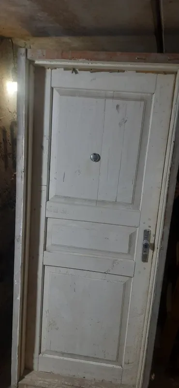 Продаётся наружная дверь б/у 1 Продаётся наружная дверь б/у 1