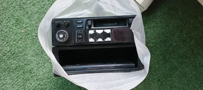 Neksiya 1 tank radio kaseta magnitafon sotiladi.
