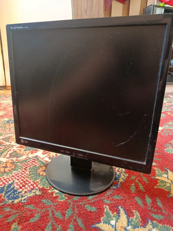 Монитор LG Flatron L1742S Монитор LG Flatron L1742S
